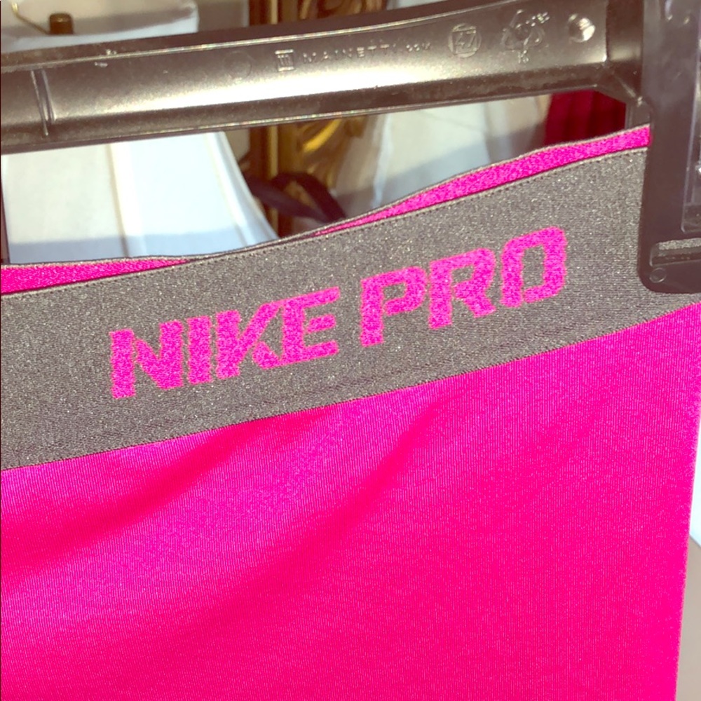 Nike Pro athletic Capri workout